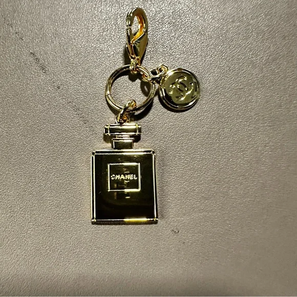 CHANEL Gold Perfume Bottle Charm VIP Christmas 2023 - Picture 4 of 4